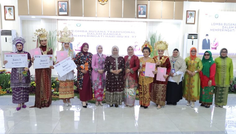 GOW Kabupaten Tangerang Ramaikan Hari Ibu ke-97 lewat Lomba Busana Tradisional