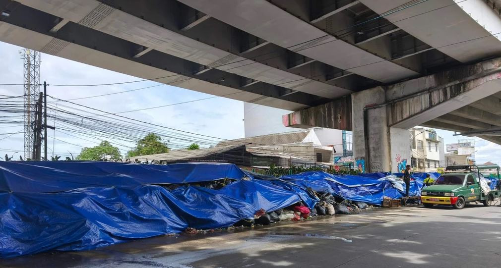 Lurah Cipayung Sebut Sampah di Kolong Flyover Ciputat Dibuang Warga Luar Wilayah